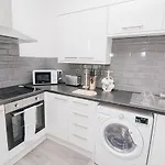 Florence Avenue, Apartment 2